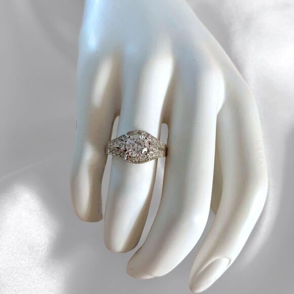 18KGE Silver Rhinestone Ring - Picture 1 of 6